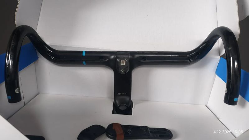 karbonový kokpit řidítka GIANT Contact SLR a EASTON EC70ax a Knight ONE