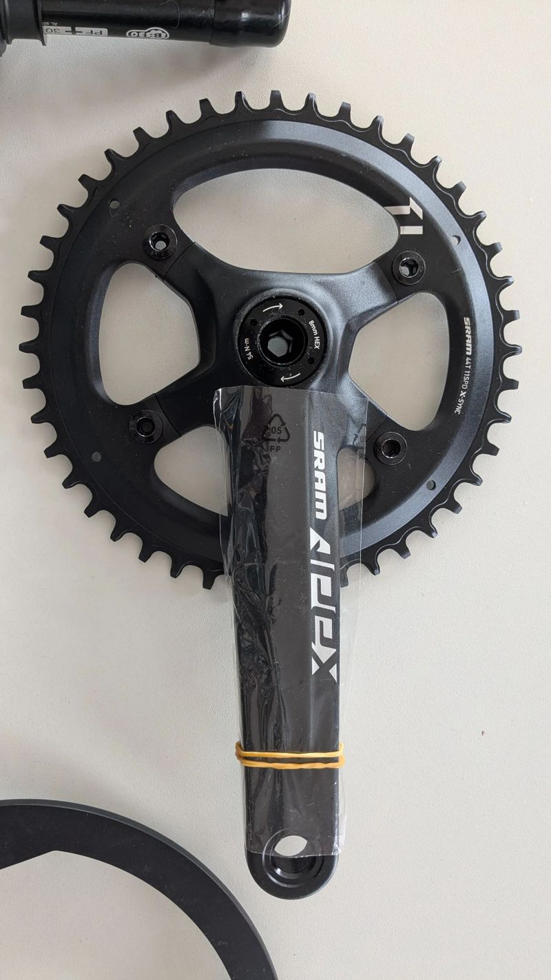 Kliky jednoplacka Gravel Sram Apex BB30 46z