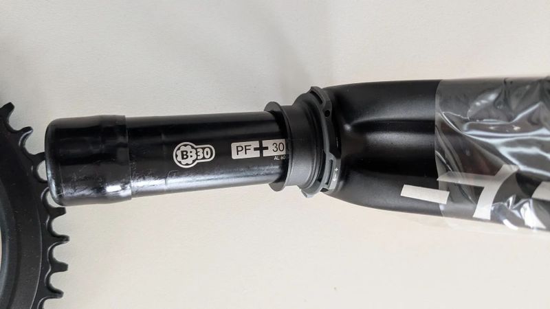 Kliky jednoplacka Gravel Sram Apex BB30 46z