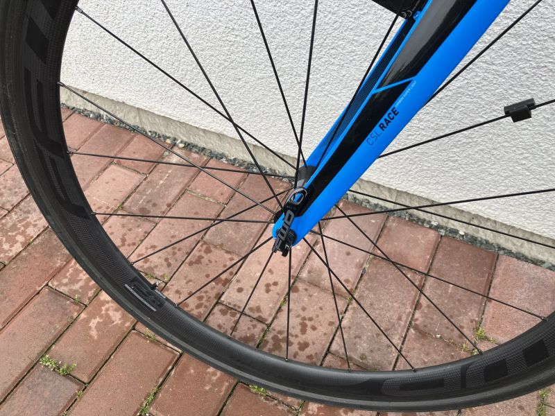 Silniční kolo Cube Agree karbonový rám, elektronické řázení 2x12 Ultegra DI2, karbonová kola DTSwiss