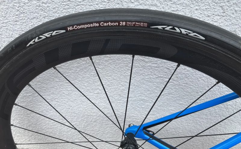 Silniční kolo Cube Agree karbonový rám, elektronické řázení 2x12 Ultegra DI2, karbonová kola DTSwiss