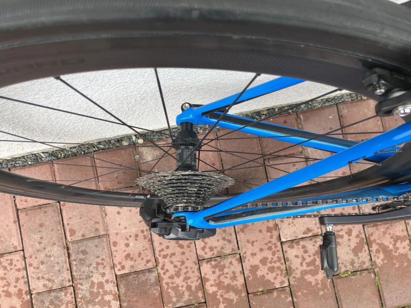 Silniční kolo Cube Agree karbonový rám, elektronické řázení 2x12 Ultegra DI2, karbonová kola DTSwiss