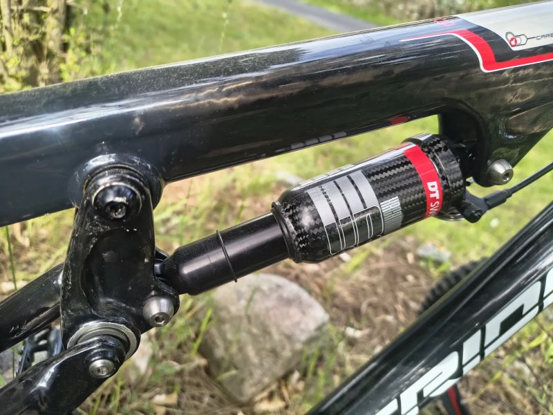 celoodpružená karbonová Merida Ninety Six vel. L kola 26"