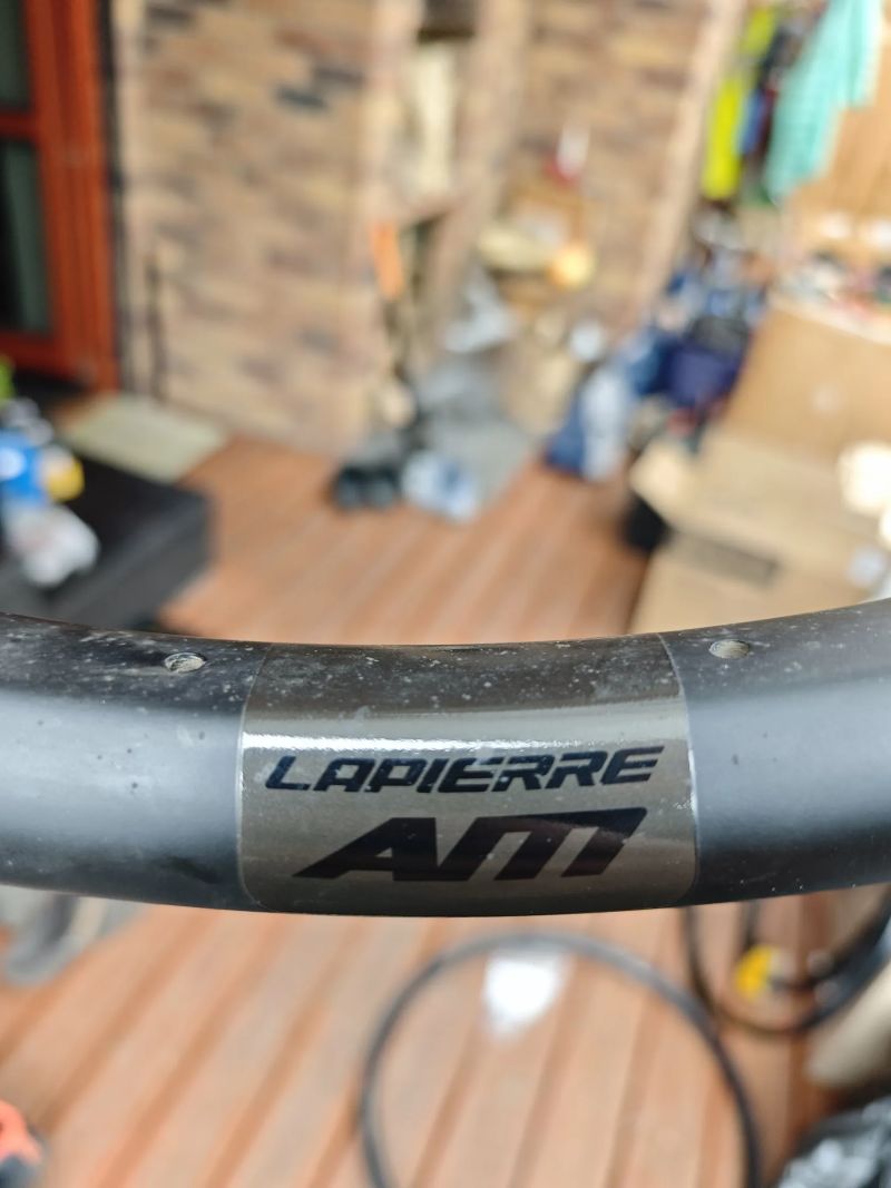Carbonové ráfky Lapierre 