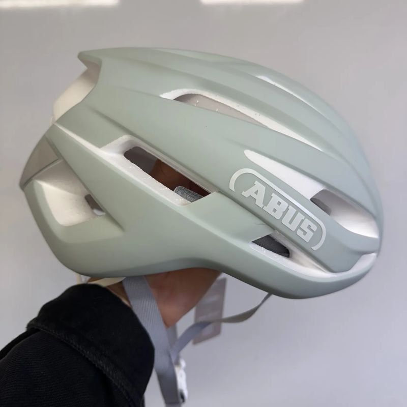 Cyklistická přilba Abus Stormchaser Ace Pure Mint vel. Medium