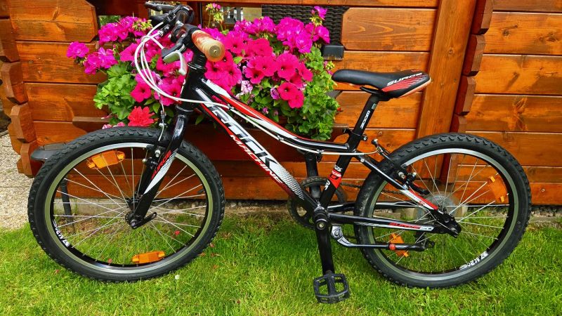 Dětské kolo 20" Rock Machine Surge 4-9let postava 100-135cm 