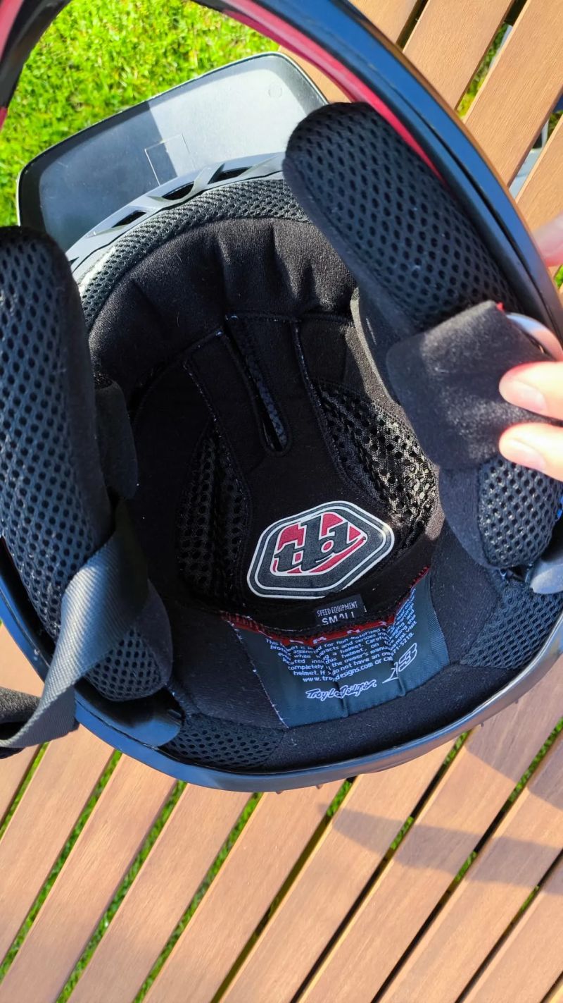 Integrální helma Troy Lee Designs D3 (S) + zdarma 100% brýle
