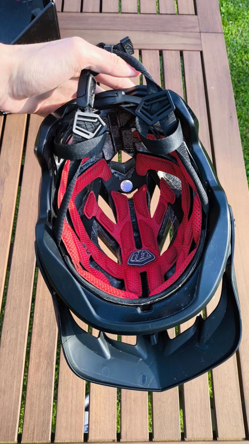 Helma Troy Lee Designs A3 MIPS (Velikost XS/S) – s krabicí
