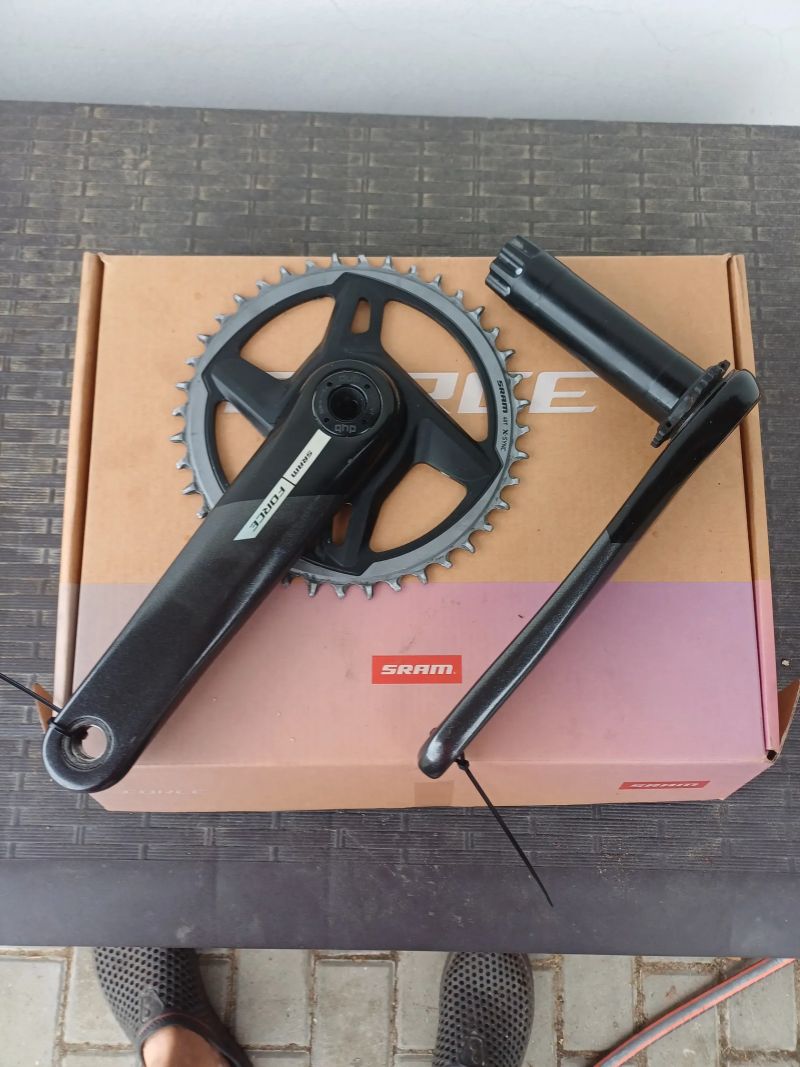 Sram Force Carbon DUB 1X12 40t,175 mm.