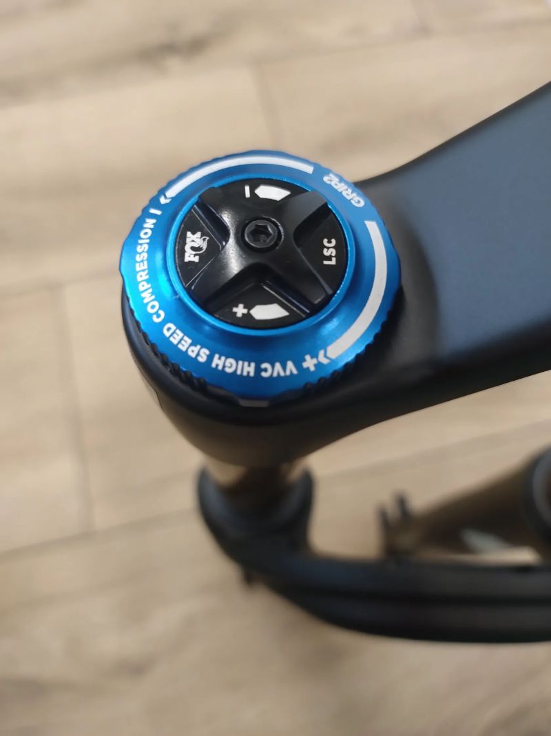 Nová FOX Factory 34 130mm 29" GRIP2 kashima