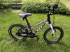 Ultralehké dětské kolo Stuf LW 16″ (5,5 kg) – model 2023
