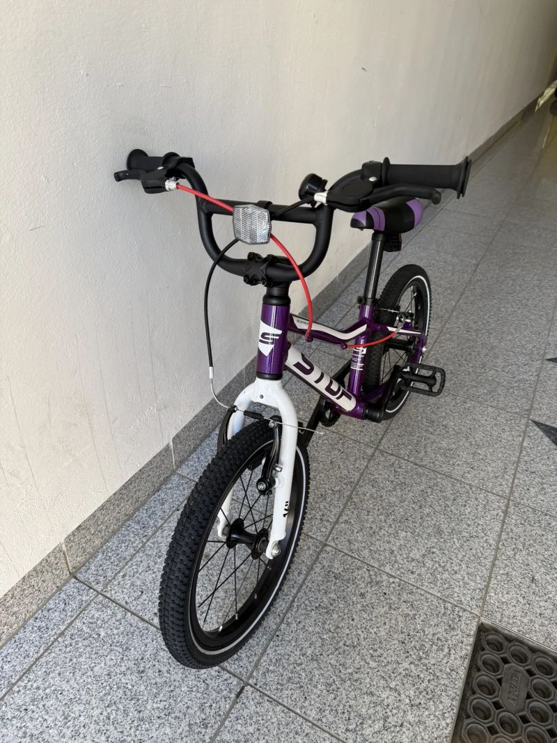 Ultralehké dětské kolo Stuf LW 16″ (5,5 kg) – model 2023