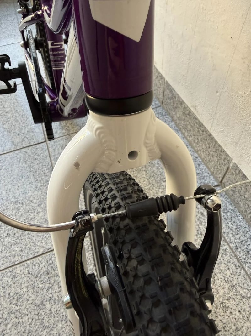 Ultralehké dětské kolo Stuf LW 16″ (5,5 kg) – model 2023