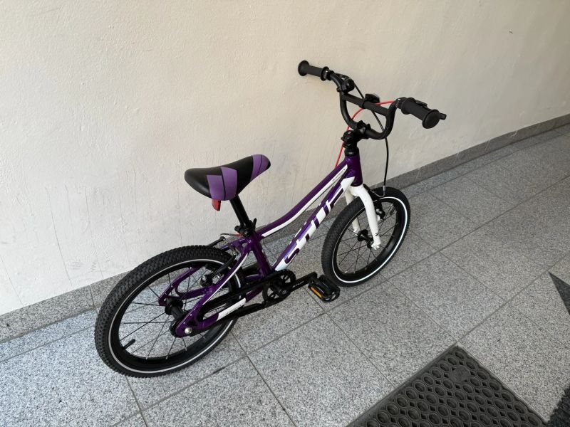 Ultralehké dětské kolo Stuf LW 16″ (5,5 kg) – model 2023