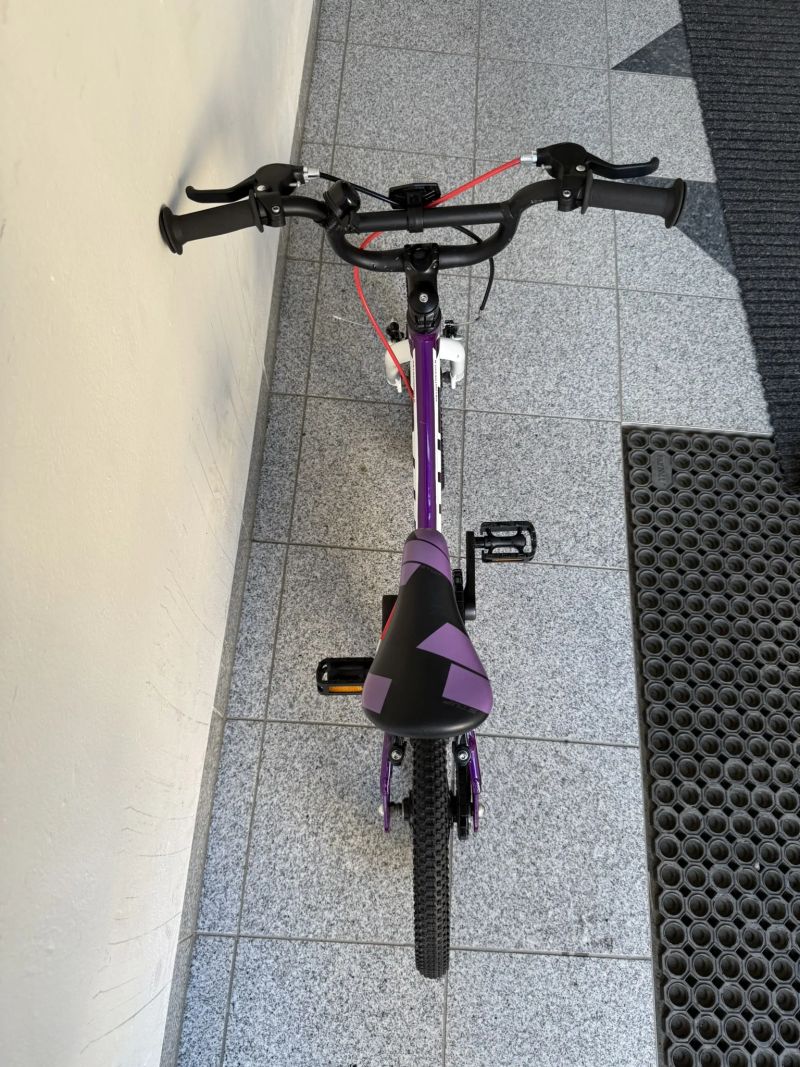 Ultralehké dětské kolo Stuf LW 16″ (5,5 kg) – model 2023