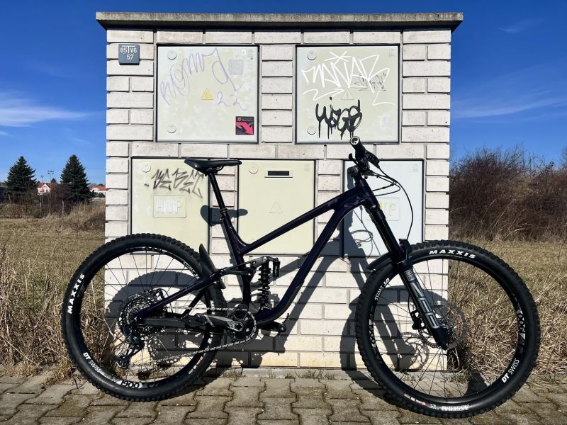 Fuji 🔥 Enduro mašina Fuji Auric 27.5 LT 1.1 (V ZÁRUCE, Velikost L) – DT Swiss & TRP Upgrades