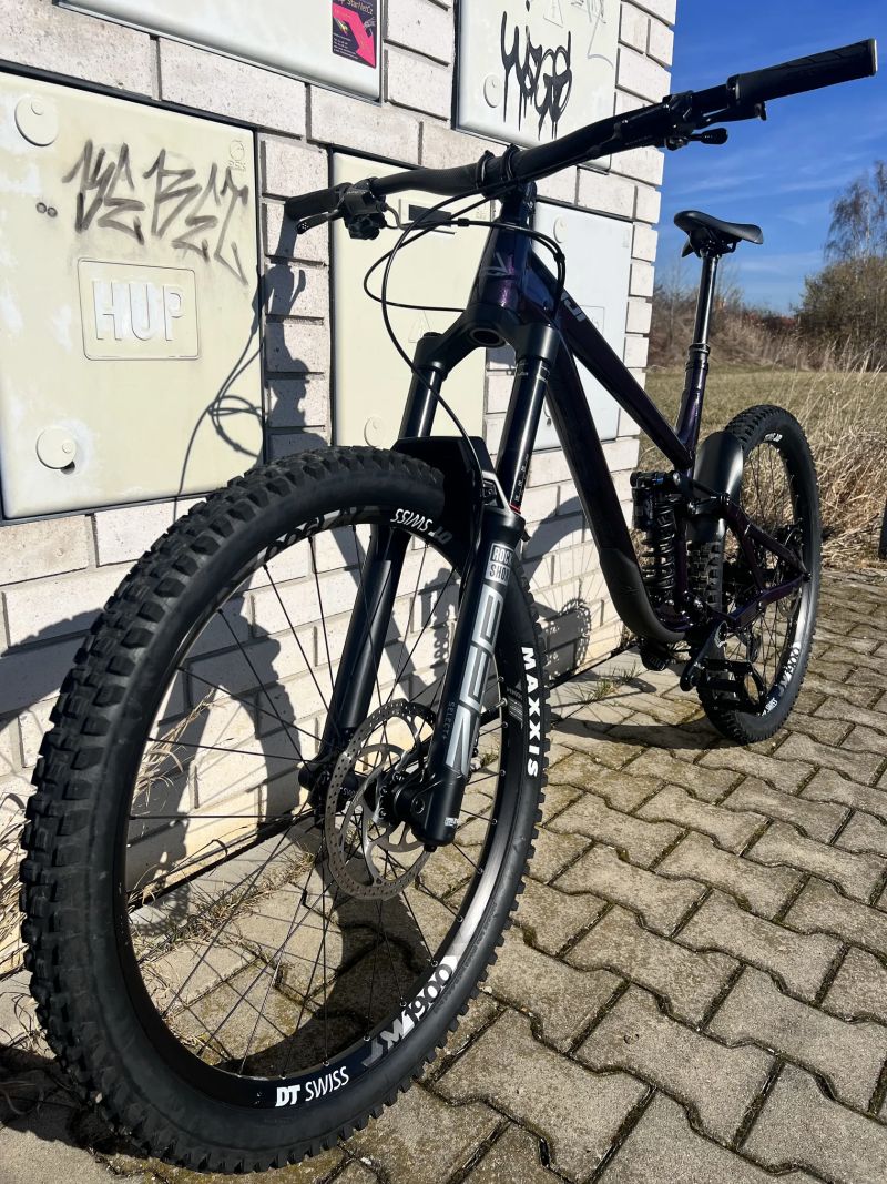 Fuji 🔥 Enduro mašina Fuji Auric 27.5 LT 1.1 (V ZÁRUCE, Velikost L) – DT Swiss & TRP Upgrades