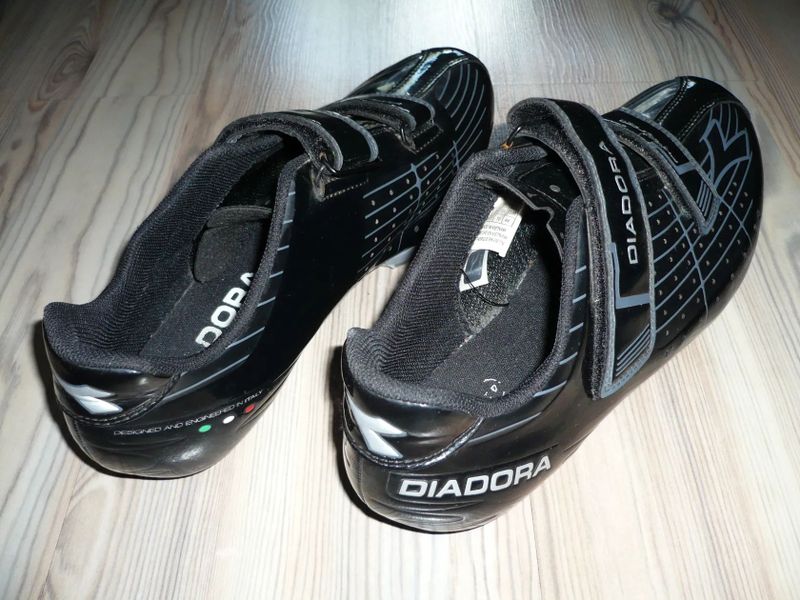Diadora