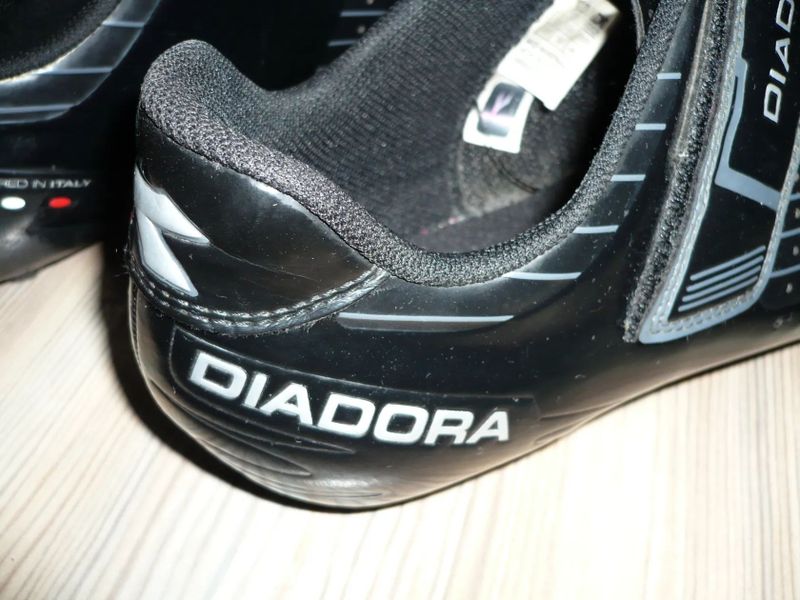 Diadora