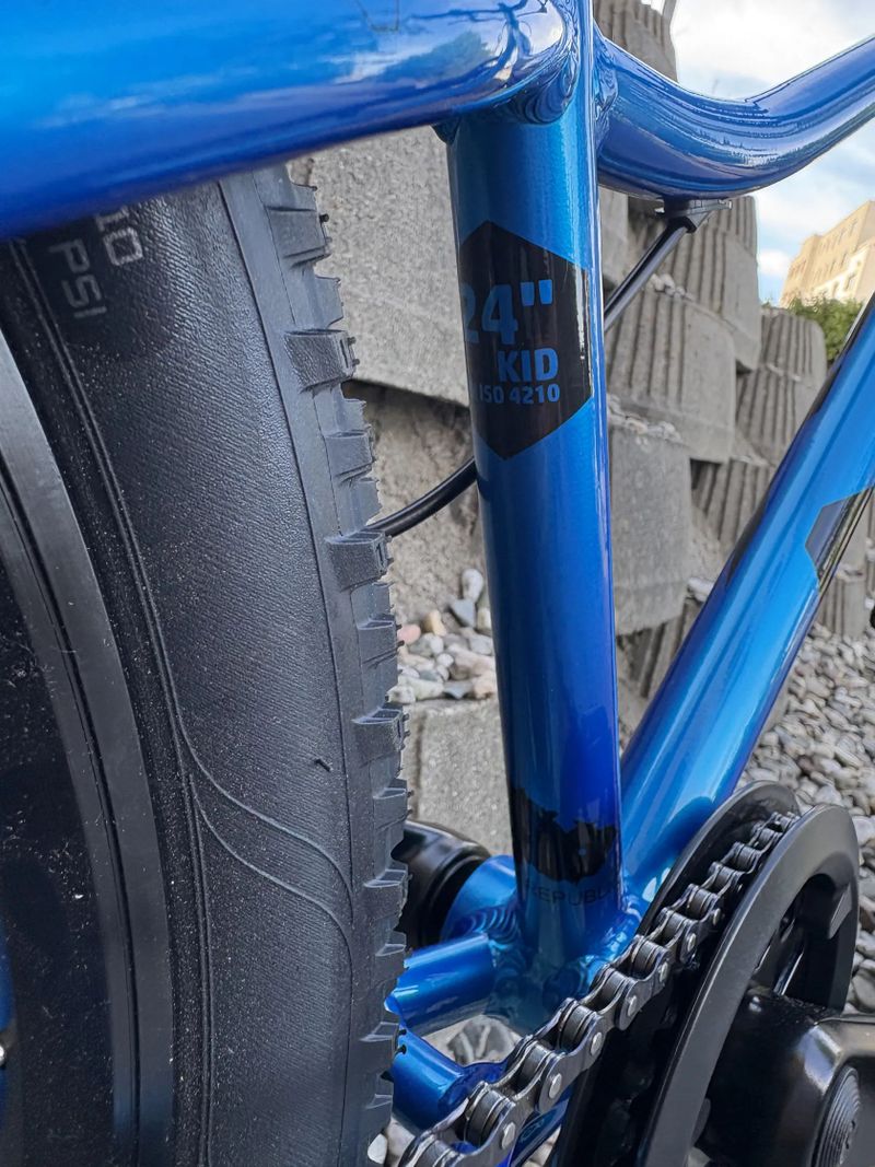 MRX JUNO - 24 ALTUS GRIPSHIFT 1x7 V-BRAKE