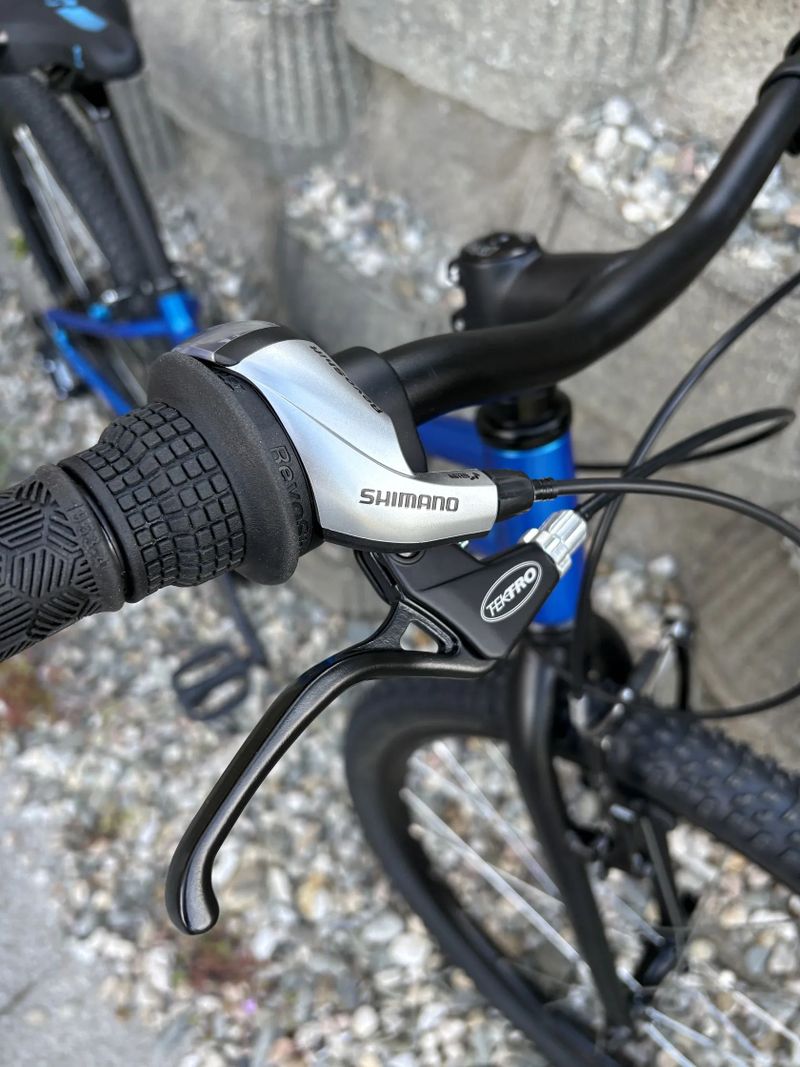 MRX JUNO - 24 ALTUS GRIPSHIFT 1x7 V-BRAKE