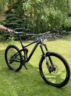 Qayron Carma FS 27,5" 160 EN MKII Dark Grey/Light Grey - NOVÉ - ZÁRUKA!
