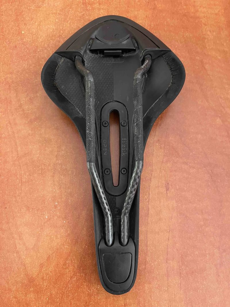 Sedlo FIZIK Arione R1 Open - Large
