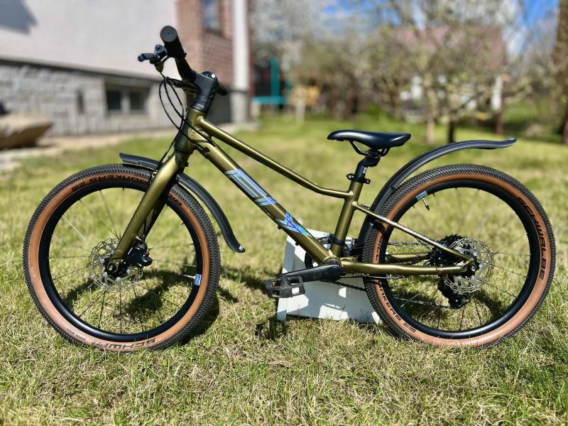 Superior Superior F.L.Y. 20 DB 2023