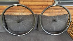 Prodám nová zapletená kole DT Swiss E1800 Spline 30mm