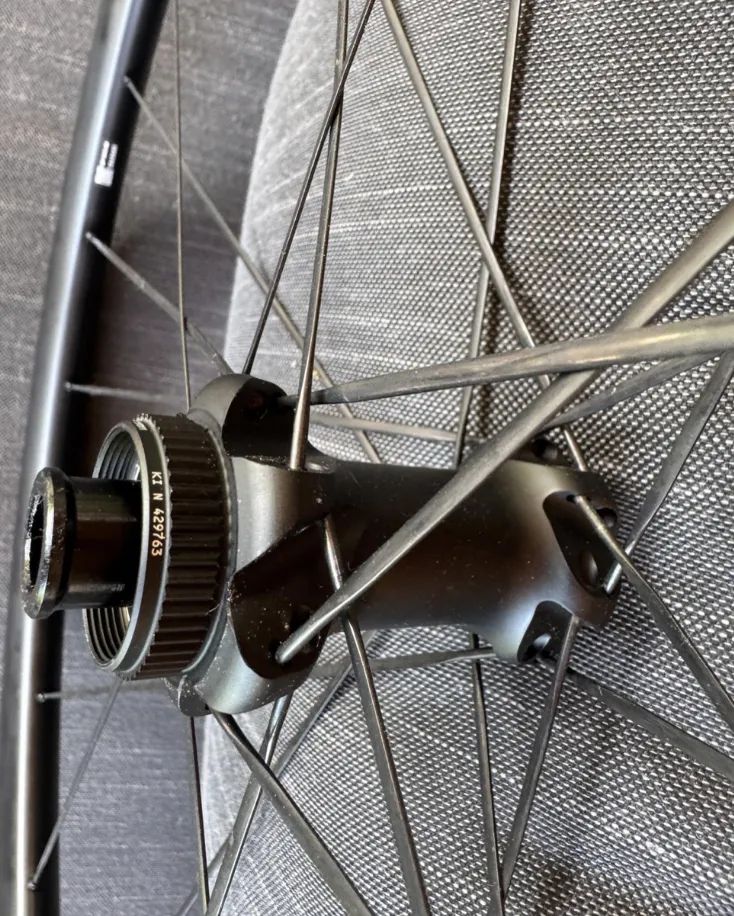 Kola DT Swiss E1800 Spline 30mm zapletená nová silnice gravel