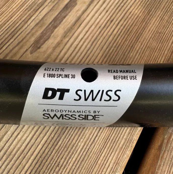 Kola DT Swiss E1800 Spline 30mm zapletená nová silnice gravel