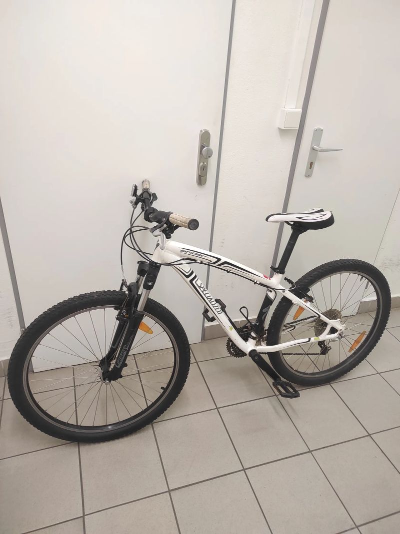 Specialized Hardrock Sport (S) horské kolo