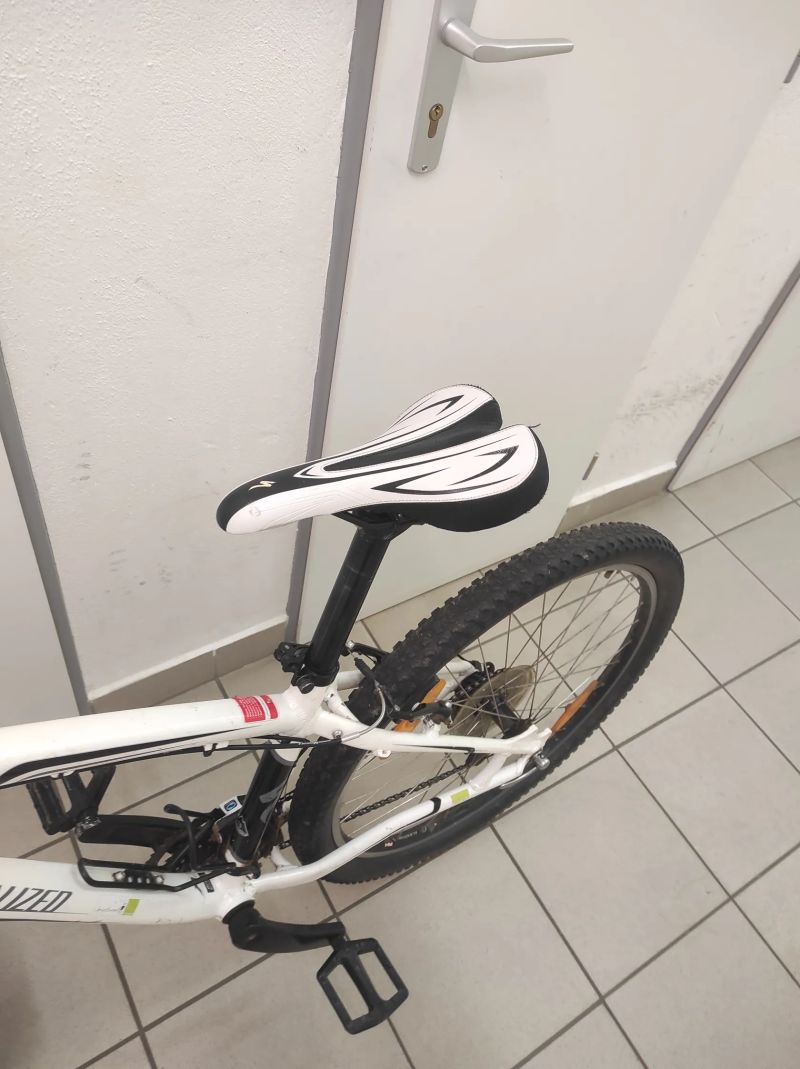 Specialized Hardrock Sport (S) horské kolo