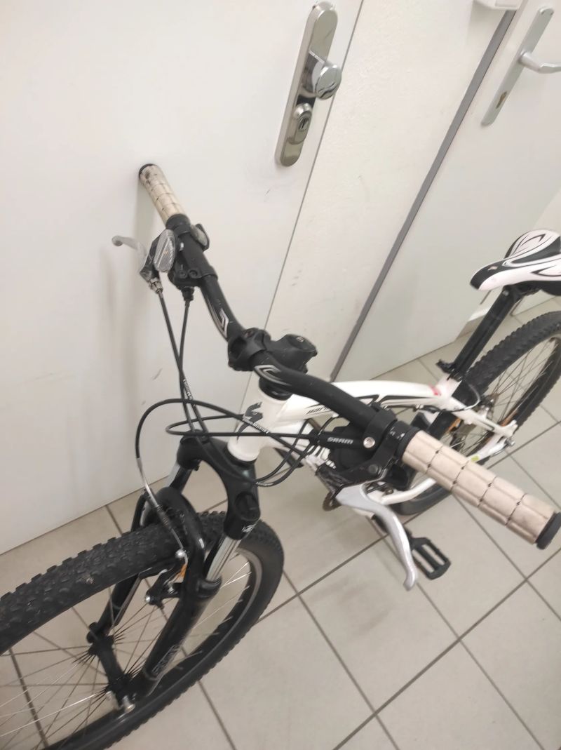 Specialized Hardrock Sport (S) horské kolo