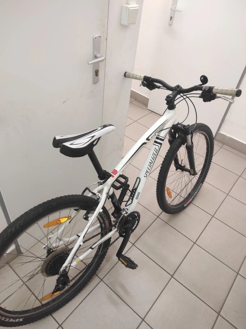 Specialized Hardrock Sport (S) horské kolo