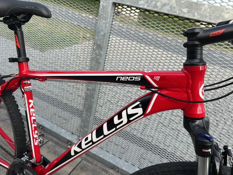 Dámské kolo Kellys Neos 19" ( PC: 16.990kč ) Shimano Deore