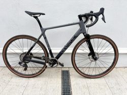Canyon Grizl CF SLX 8 AXS Trail - Top stav, najeto do 100 km