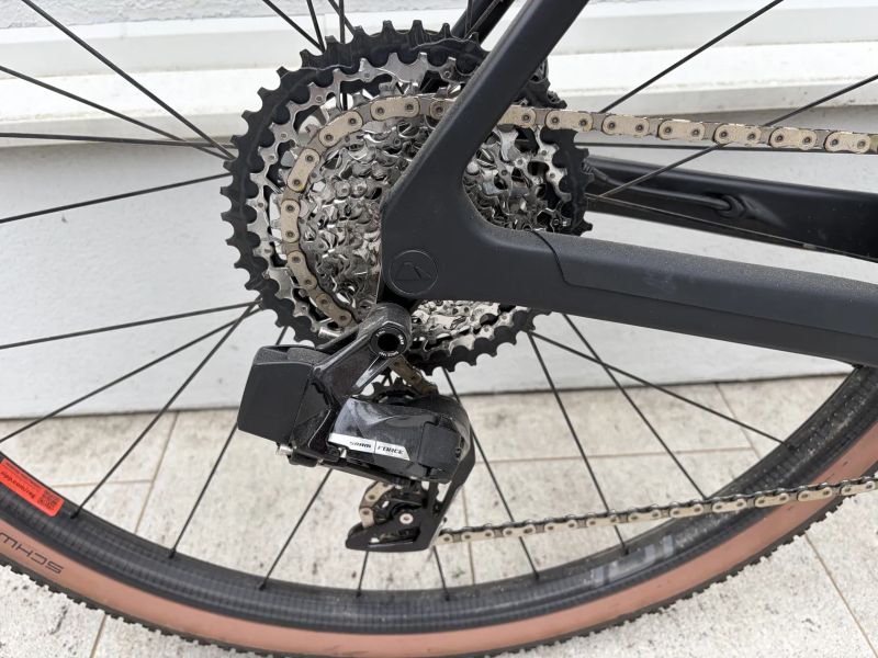 Canyon Grizl CF SLX 8 AXS Trail - Top stav, najeto do 100 km