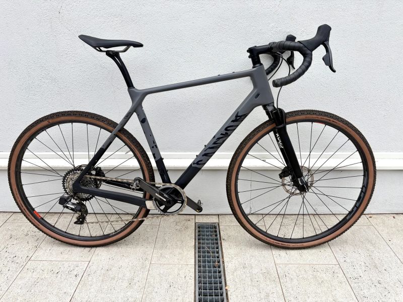 Canyon Grizl CF SLX 8 AXS Trail - Top stav, najeto do 100 km
