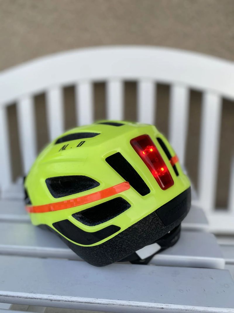 Dětská helma Specialized Shuffle Led 50-55cm