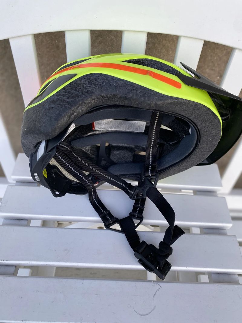 Dětská helma Specialized Shuffle Led 50-55cm