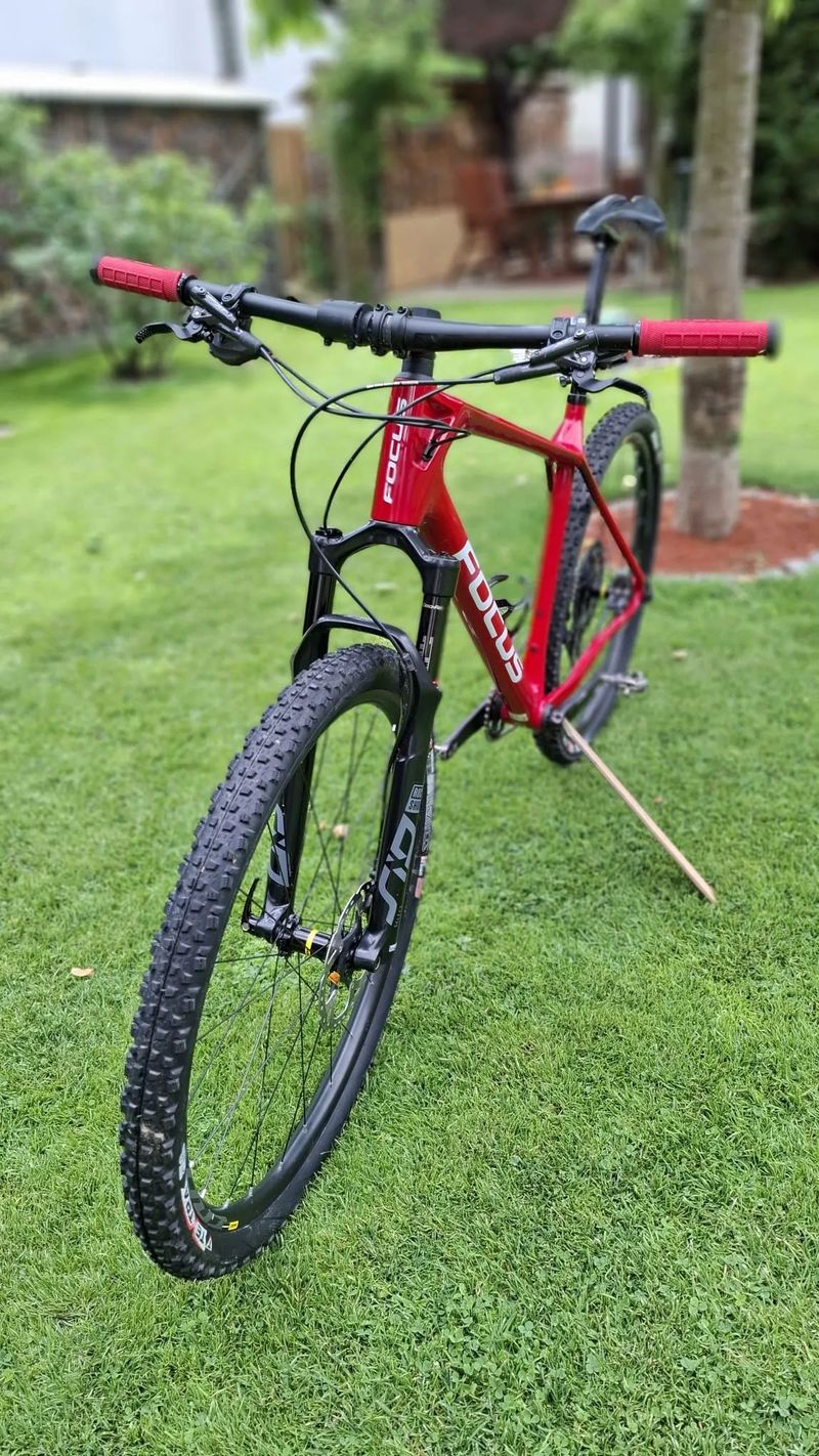 Focus Raven 8.8 Carbon XT