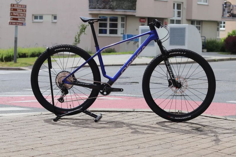 ORBEA Alma M30 vel.L Cobalt Blue/Carbon Raw / NOVÉ