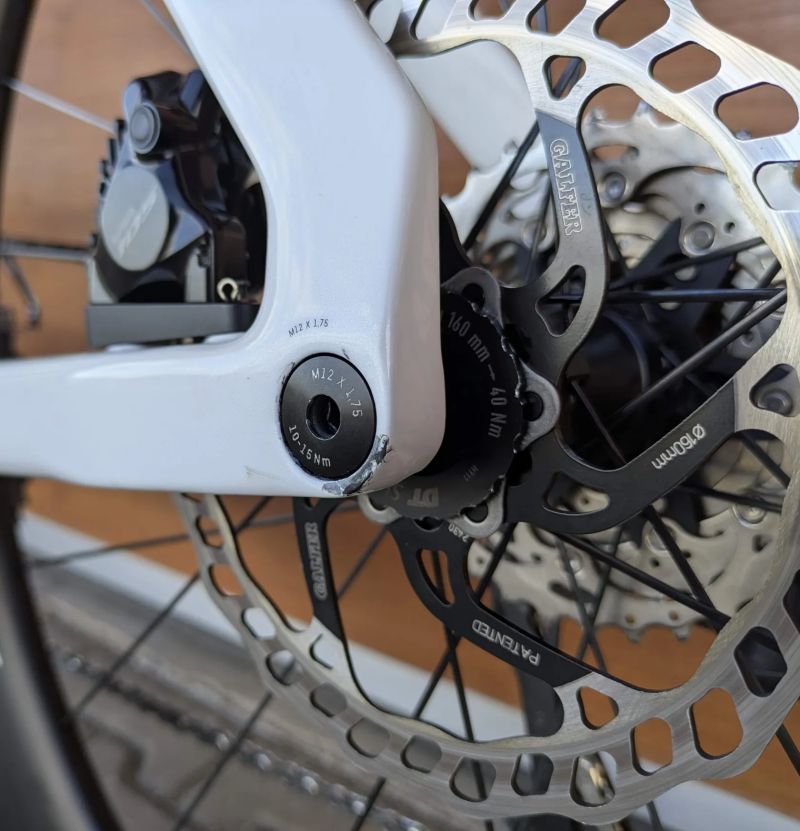 Canyon AEROAD CF SLX Di2, watmetr, karbon ráfky