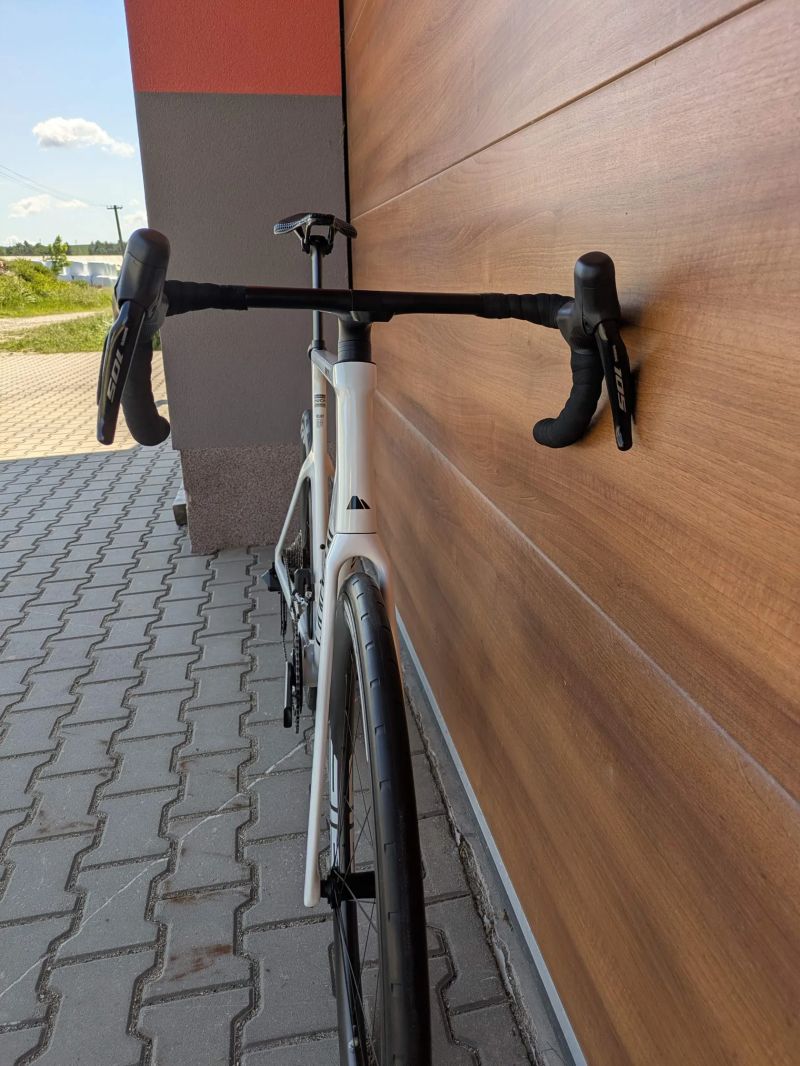 Canyon AEROAD CF SLX Di2, watmetr, karbon ráfky