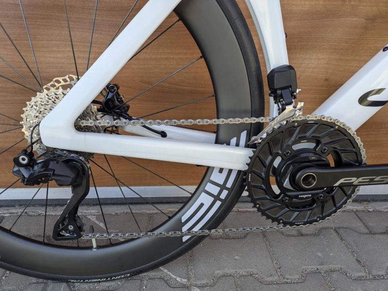 Canyon AEROAD CF SLX Di2, watmetr, karbon ráfky