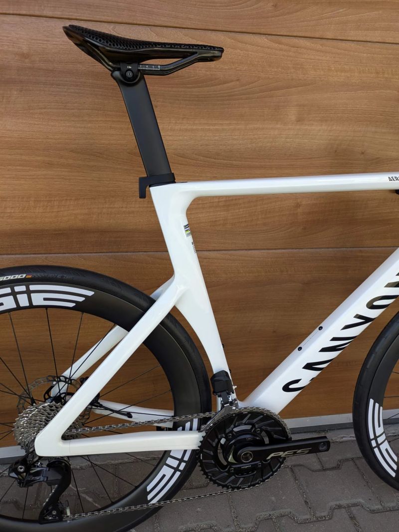 Canyon AEROAD CF SLX Di2, watmetr, karbon ráfky