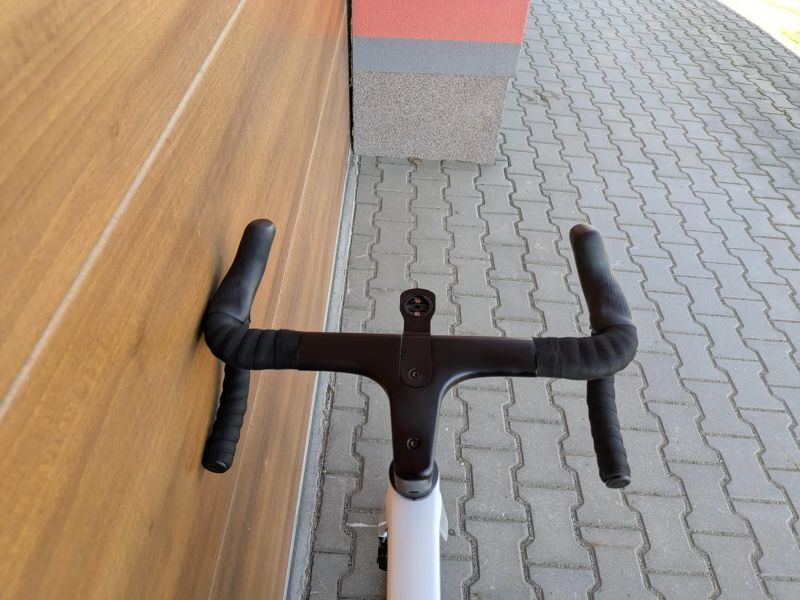Canyon AEROAD CF SLX Di2, watmetr, karbon ráfky