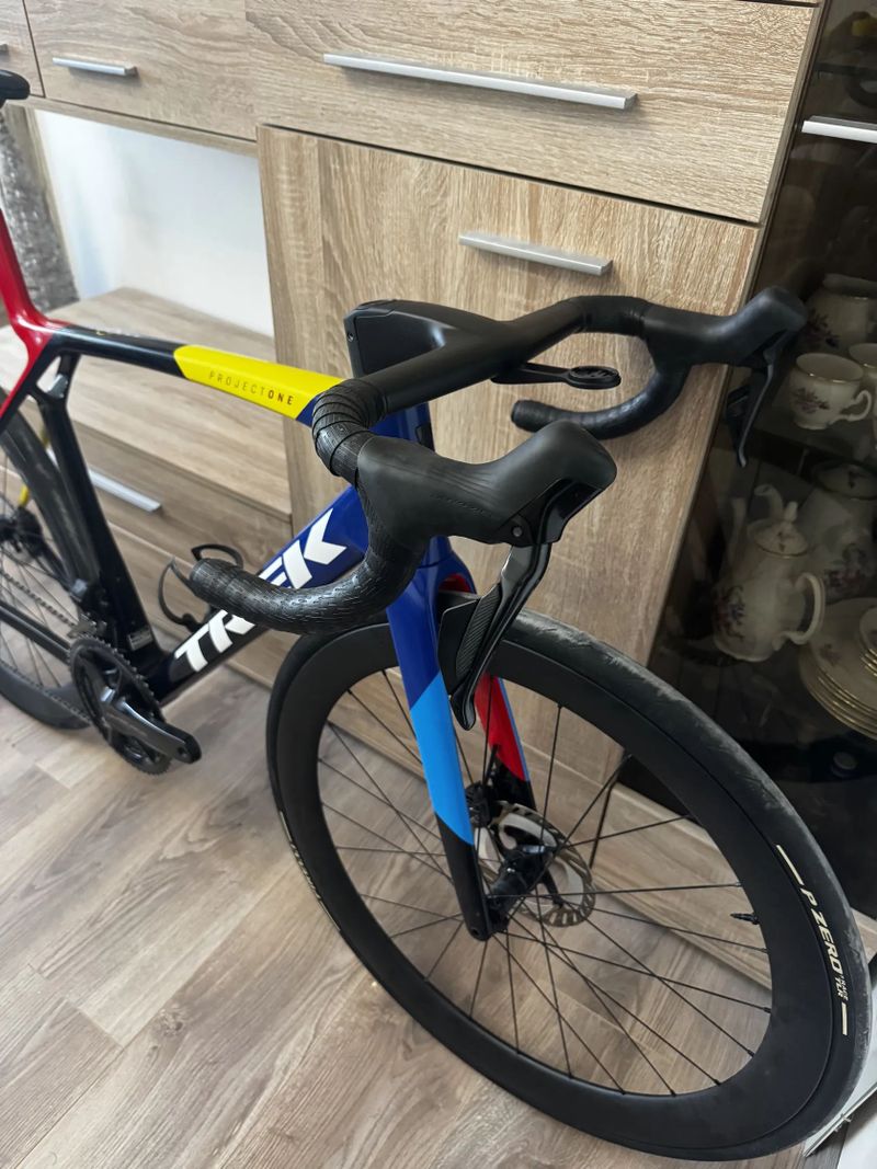 Trek Madone SLR 9 Gen 8, Dura-ace Di2 2x12, vel. M/L