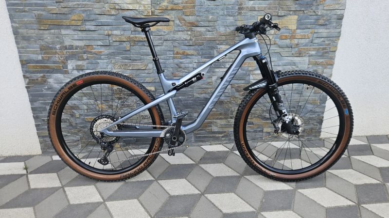 Canyon LUX TRAIL CF8
